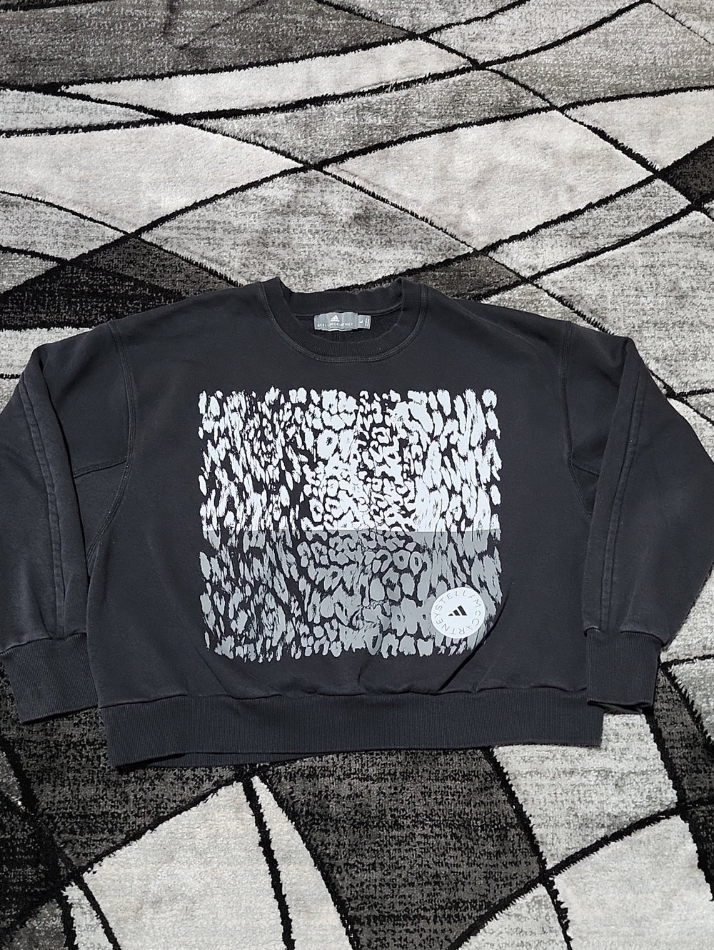 ADIDAS BY STELLA MCCARTNEY BLACK LEOPARD PRINT OVERSIZED CROP GRAPHIC SWEATSHIRT